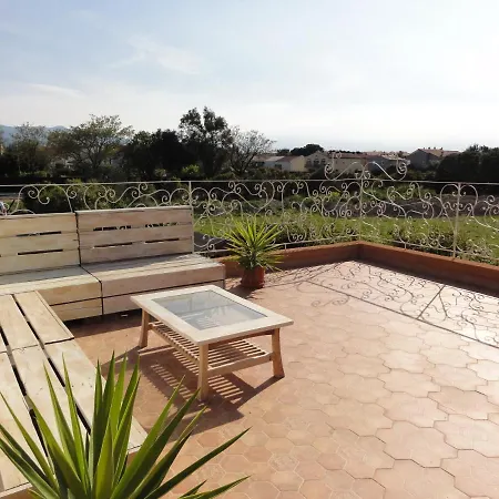 Beautiful Air-conditioned With All Mod Cons With Private Pool, Waterfall And Garden *