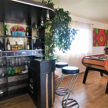 Beautiful Air-conditioned With All Mod Cons With Private Pool, Waterfall And Garden *